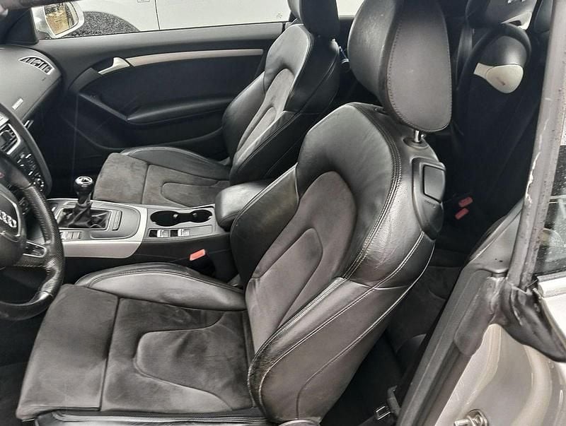 Usado Audi A5 Premium 211 CV (155 kW) 2010 Gris claro Coupe