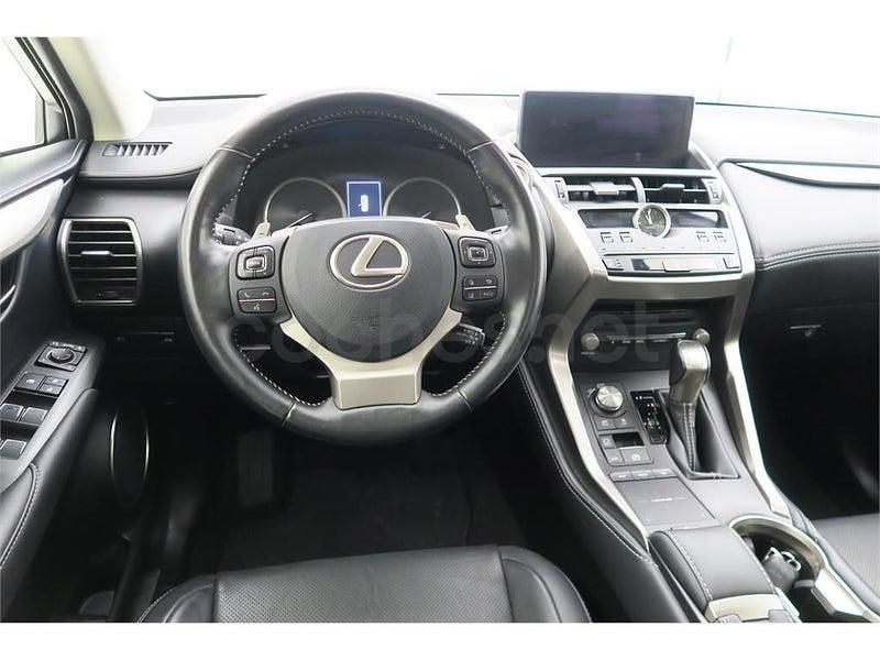 Usado Lexus NX300h Executive Line 197 CV (144 kW) 2018 Blanco SUV
