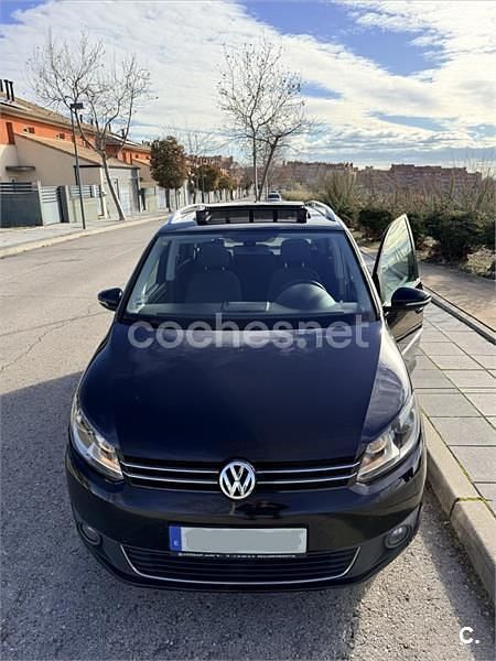 Usado VW Touran Advance 140 CV (102 kW) 2014 Negro Monovolumen