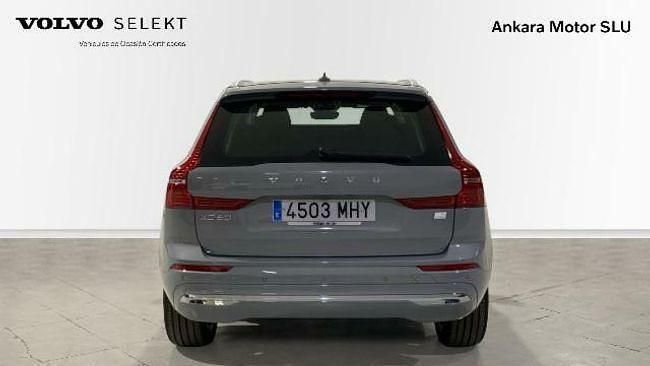 Usado Volvo XC60 Core 350 CV (257 kW) 2023 Gris SUV