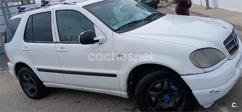 Usado Mercedes ML430 272 CV (200 kW) 2001 Blanco SUV