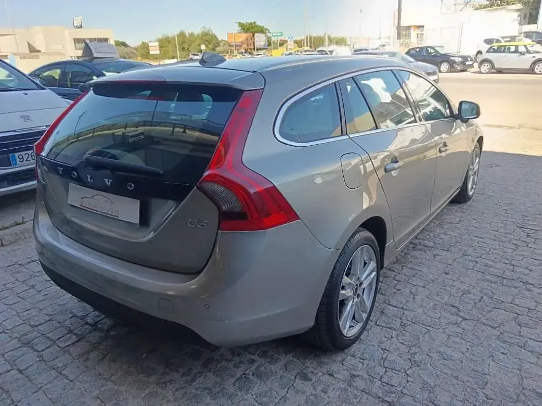 Usado Volvo V60 Summum 163 CV (119 kW) 2011 Beige Familiar