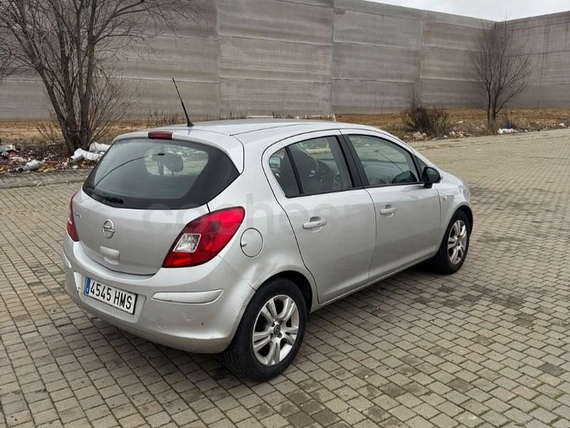 Usado Opel Corsa Selective 85 CV (62 kW) 2012 Gris / plata Utilitario