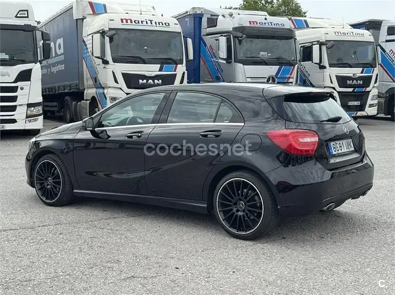 Usado Mercedes A200 Urban 136 CV (100 kW) 2013 Negro Utilitario