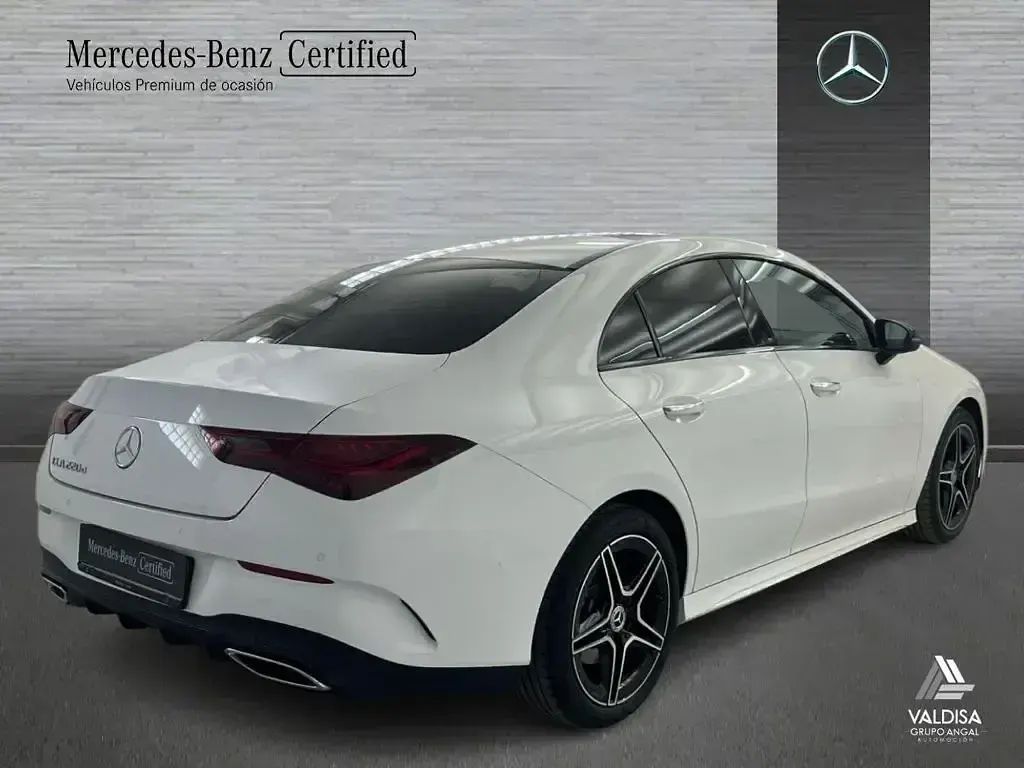 Usado Mercedes CLA220 190 CV (139 kW) 2025 Blanco polar Berlina