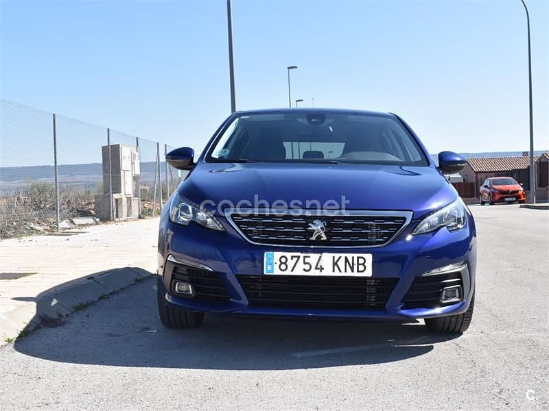 Usado Peugeot 308 Allure 130 CV (95 kW) 2018 Azul Berlina