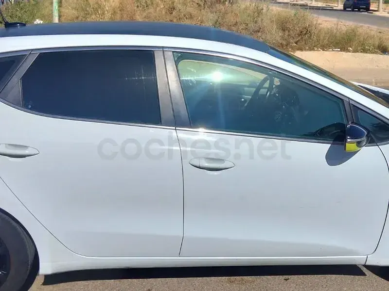 Usado Kia Ceed GT 110 CV (80 kW) 2014 Blanco Berlina