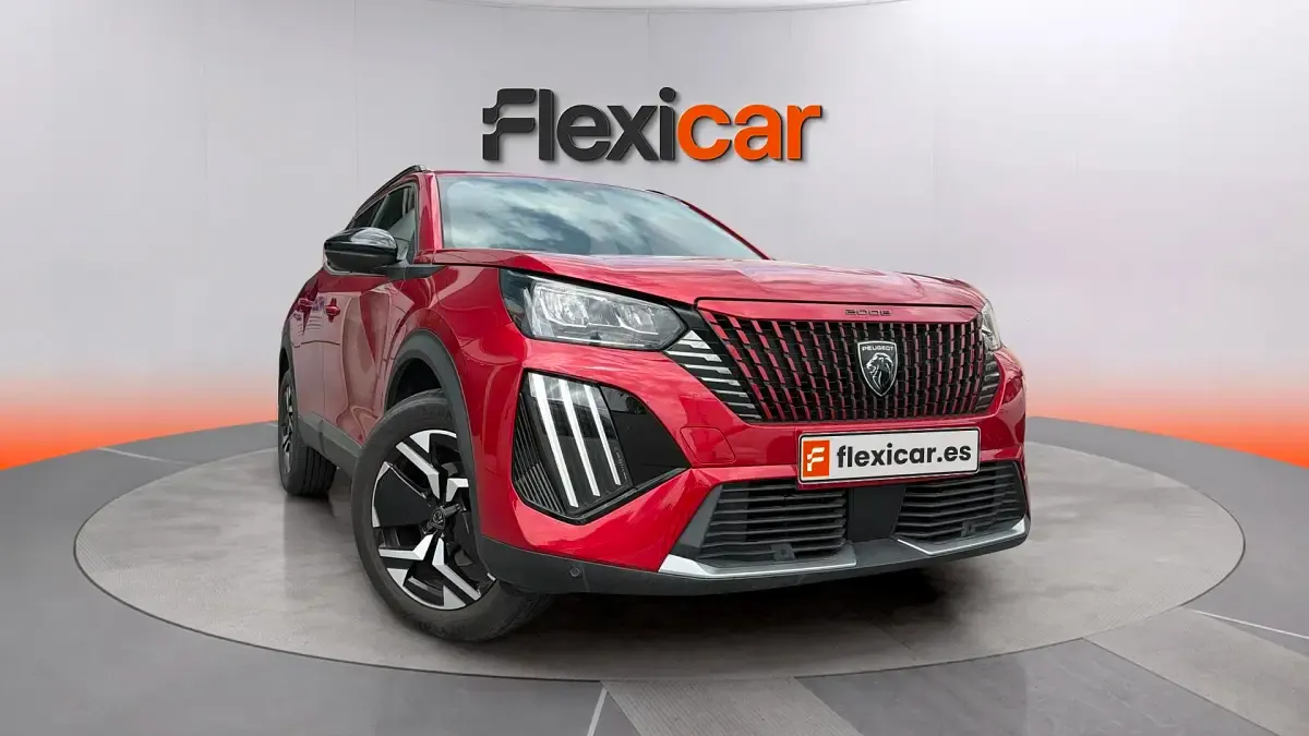 Usado Peugeot 2008 Allure 101 HP (74 kW) 2025 SUV