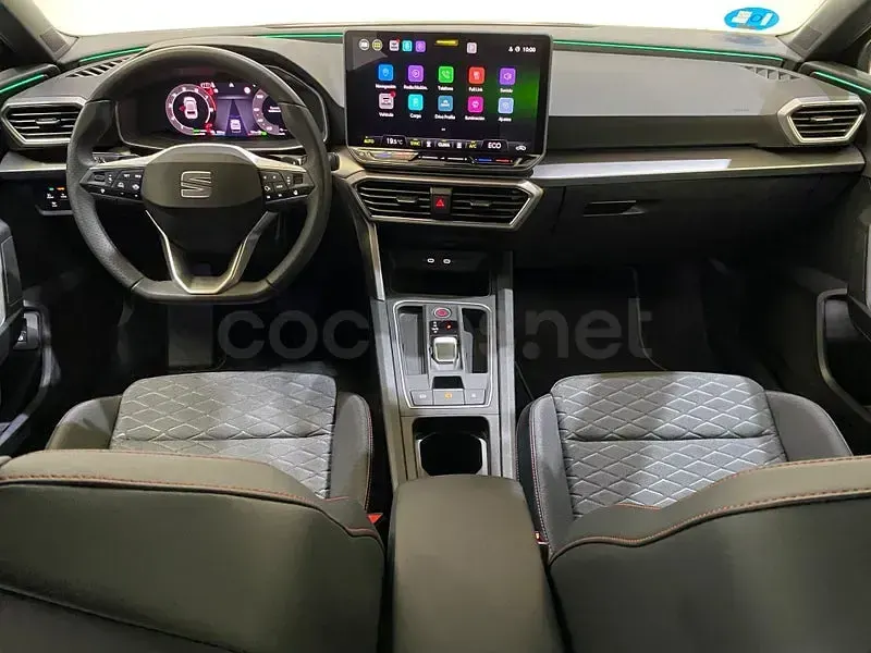 Usado Seat Leon FR 204 CV (150 kW) 2026 Gris / plata Berlina