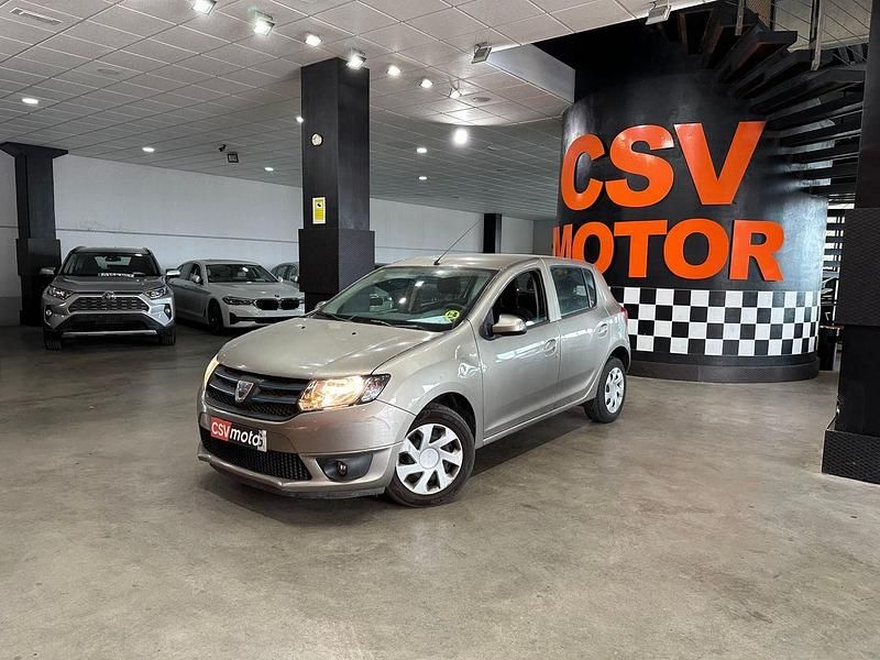 Usado Dacia Sandero Lauréate 90 CV (66 kW) 2015 Beige Utilitario