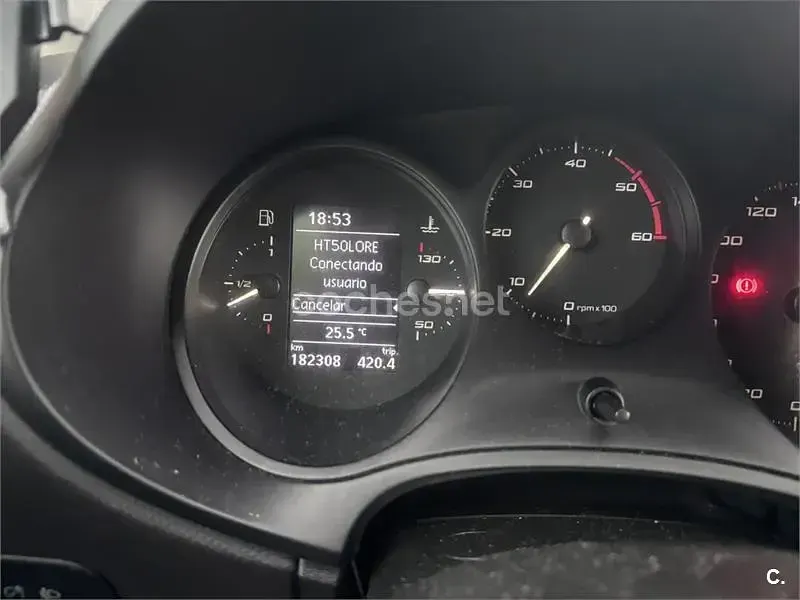 Usado Seat Leon Style 105 CV (77 kW) 2011 Rojo Utilitario