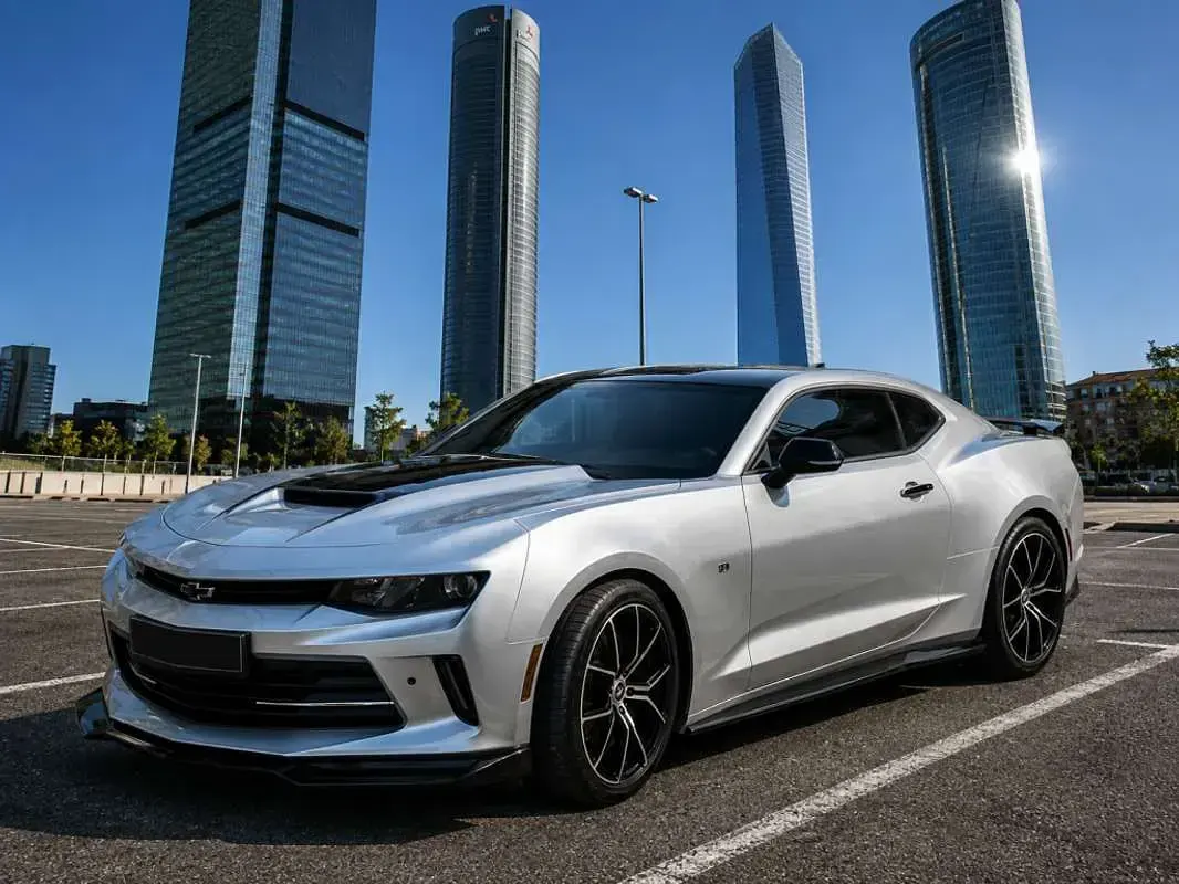 Usado Chevrolet Camaro 2018 Plateado Coupe