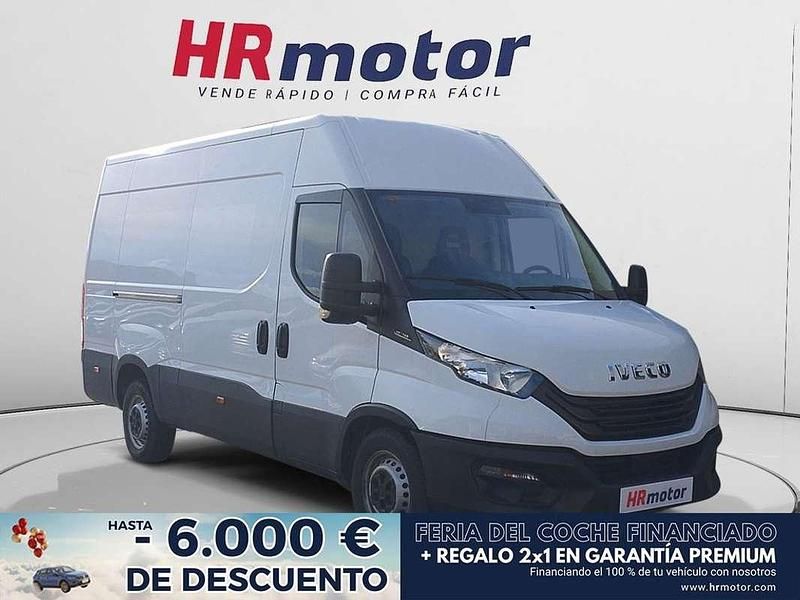 Blanco Usado 2022 Iveco Daily Van | 26.650 € (Un poco caro) - Imagen 1/4