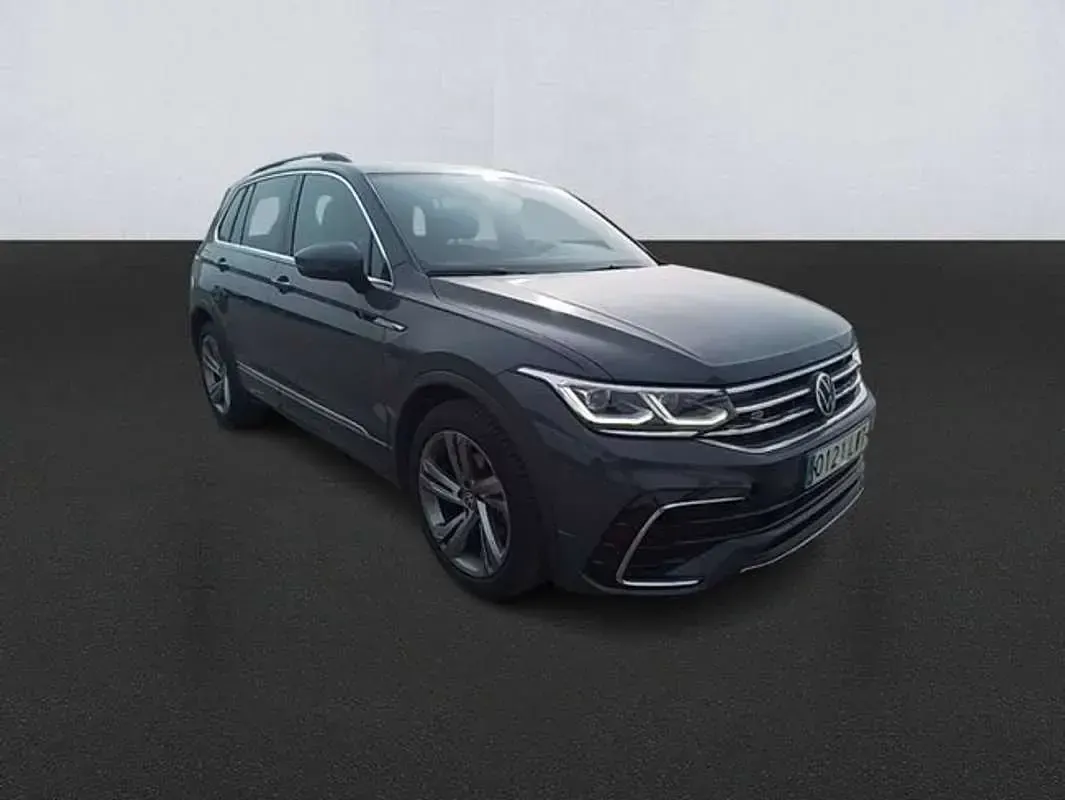 Usado VW Tiguan R-line 150 CV (110 kW) 2022 Gris SUV