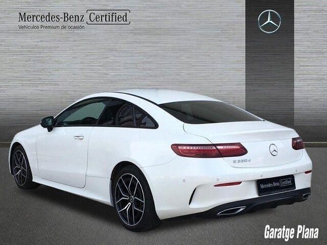 Usado Mercedes E220 AMG line 194 CV (142 kW) 2021 Designo blanco diamante bright Coupe