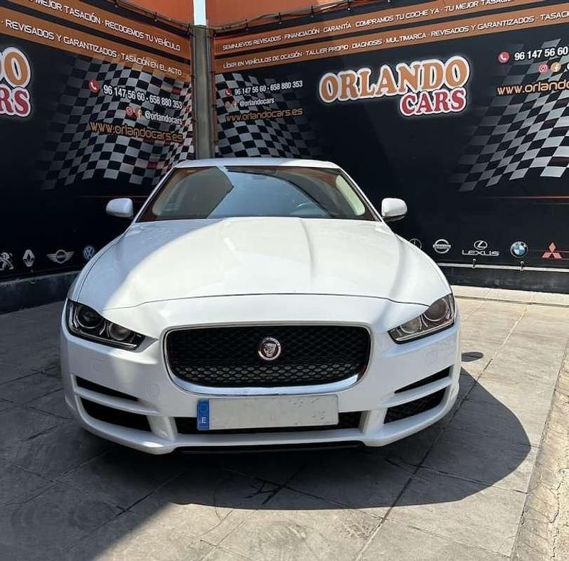 Usado Jaguar XE Pure 180 CV (132 kW) 2018 Blanco Berlina