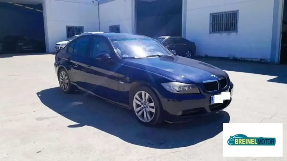Usado BMW 320 150 CV (110 kW) 2005 Azul Berlina