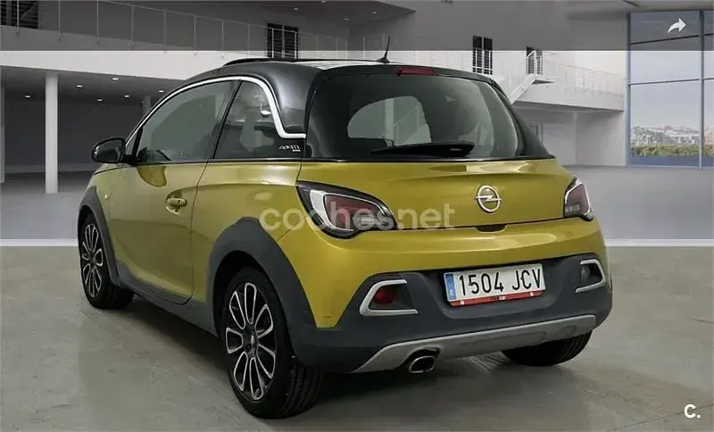 Usado Opel Adam Rocks 87 CV (63 kW) 2015 Amarillo Utilitario
