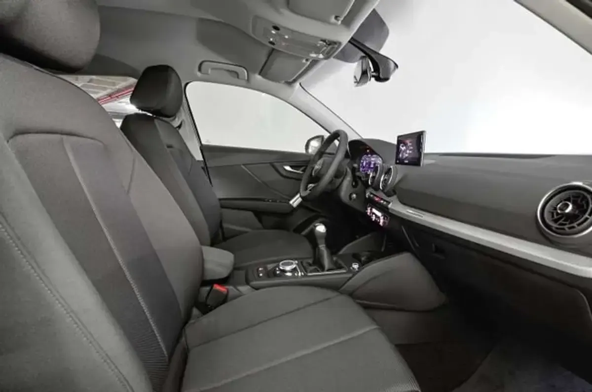 Usado Audi Q2 Sport 110 CV (80 kW) 2023 Gris SUV