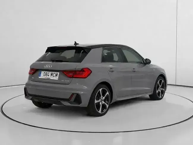 Usado Audi A1 110 CV (80 kW) 2022 Gris SUV