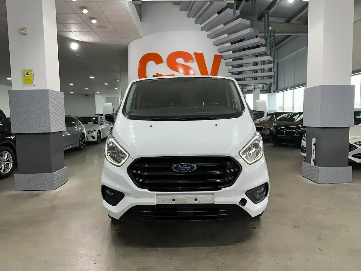 Usado Ford Transit Custom Trend 130 CV (95 kW) 2022 Blanco Berlina