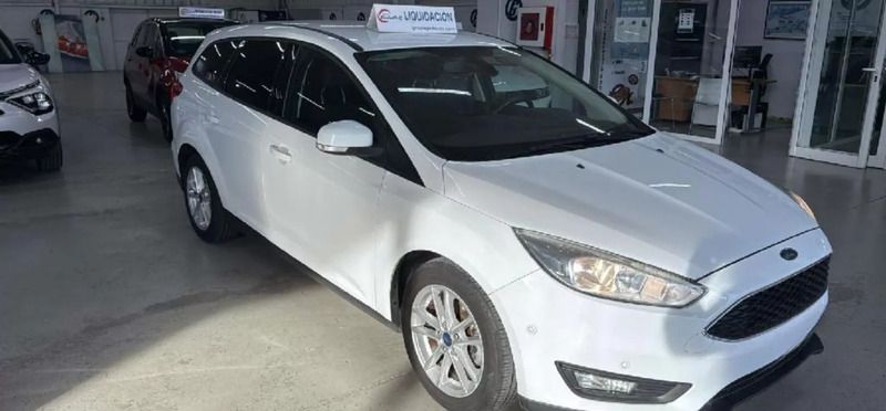 Blanco Usado 2017 Ford Focus Trend+ Familiar | 11.000 € (Precio justo) - Imagen 1/4