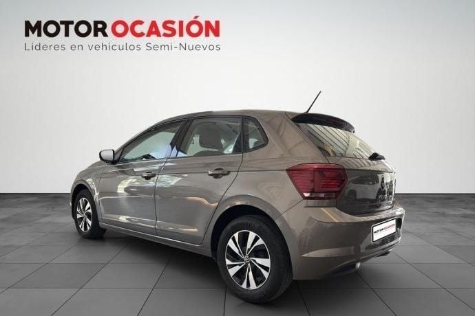 Usado VW Polo Advance 95 CV (69 kW) 2021 Gris metalizado Utilitario