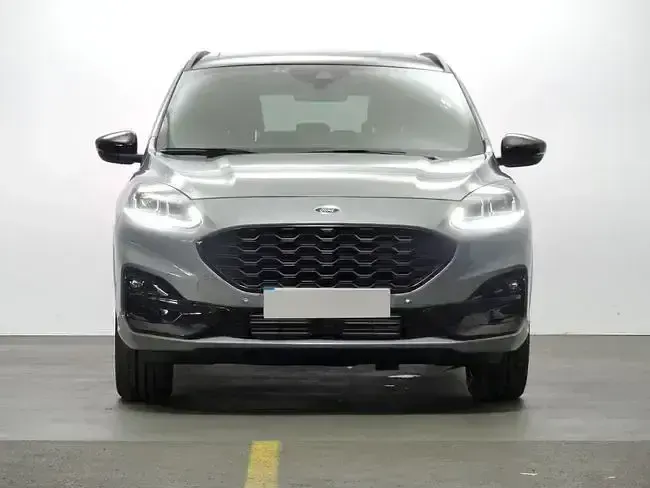 Usado Ford Kuga ST-Line X 190 CV (139 kW) 2023 Gris SUV