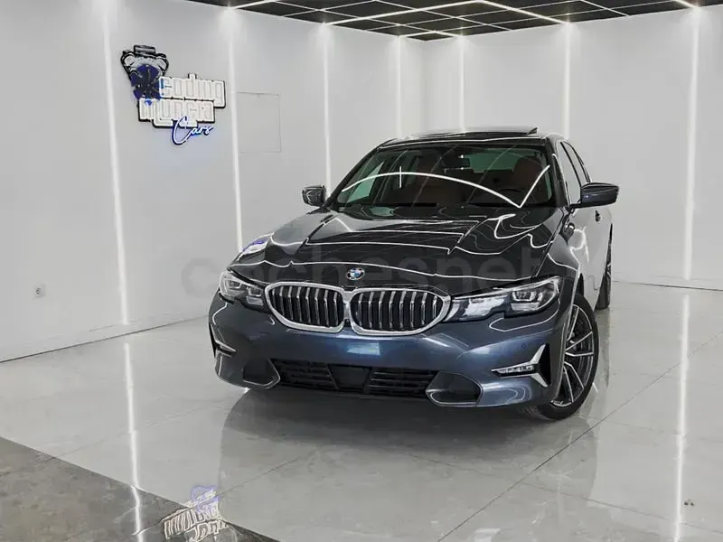 Usado BMW 330e Comfort Edition 292 CV (214 kW) 2021 Gris / plata Berlina
