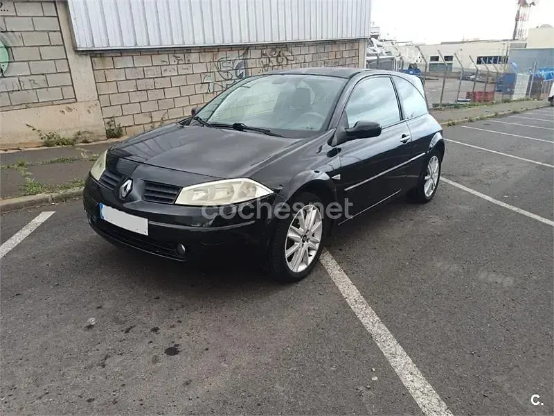 Usado Renault Mégane II Dynamique 115 CV (84 kW) 2003 Negro Berlina