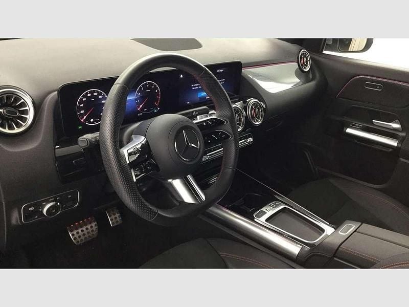 Usado Mercedes GLA200 163 CV (119 kW) 2025 Negro SUV