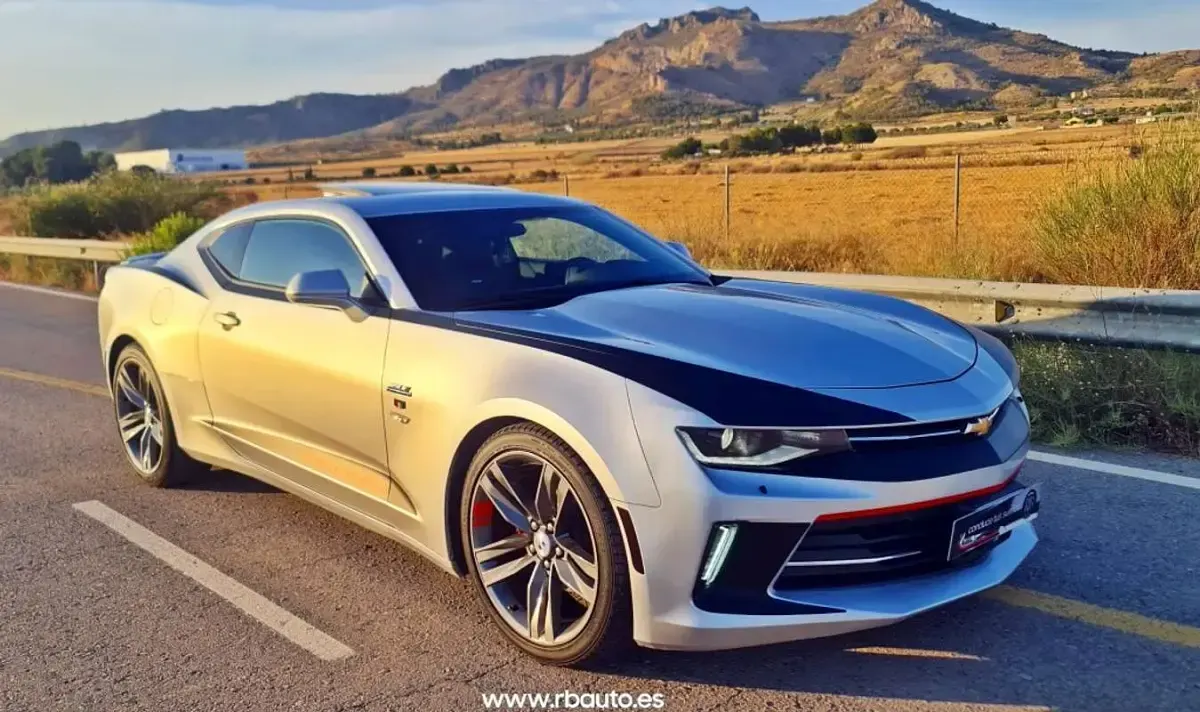 Usado Chevrolet Camaro 2017 Gris Coupe