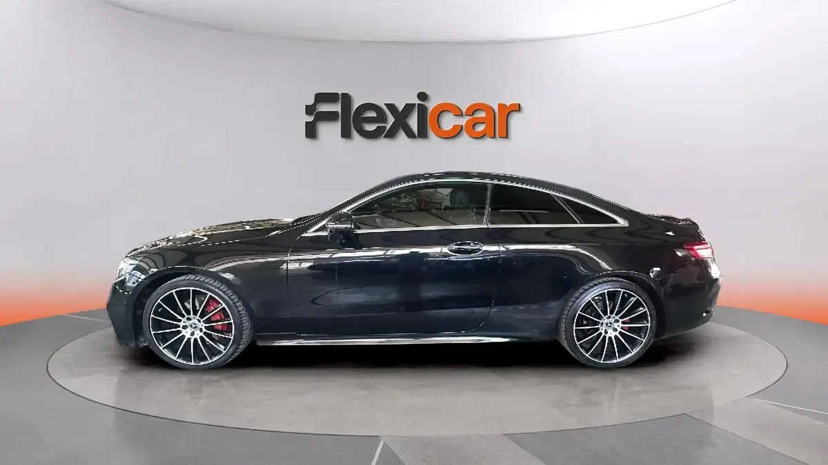 Usado Mercedes E220 194 CV (142 kW) 2019 Negro Coupe