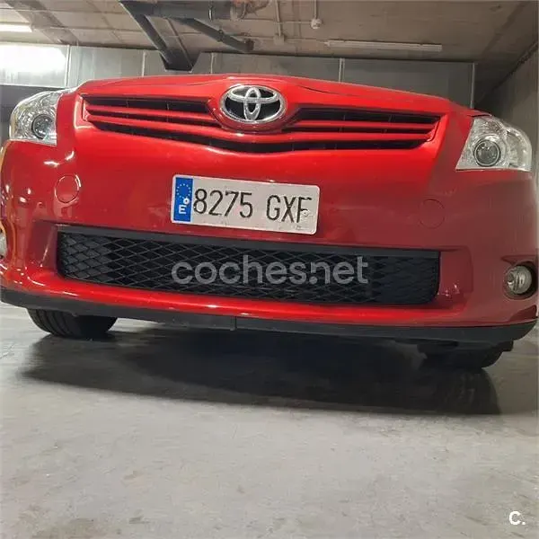 Usado Toyota Auris Active 132 CV (97 kW) 2010 Rojo Utilitario