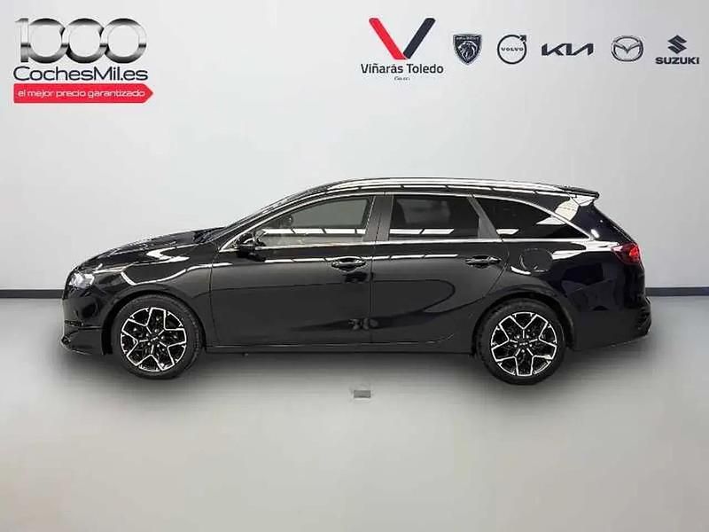 Begagnad Kia Ceed 100 HK (73 kW) 2025 Svart Halvkombi
