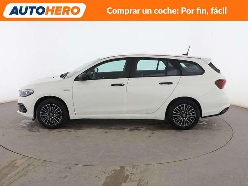 Usado Fiat Tipo Cross 131 CV (96 kW) 2024 Blanco Familiar