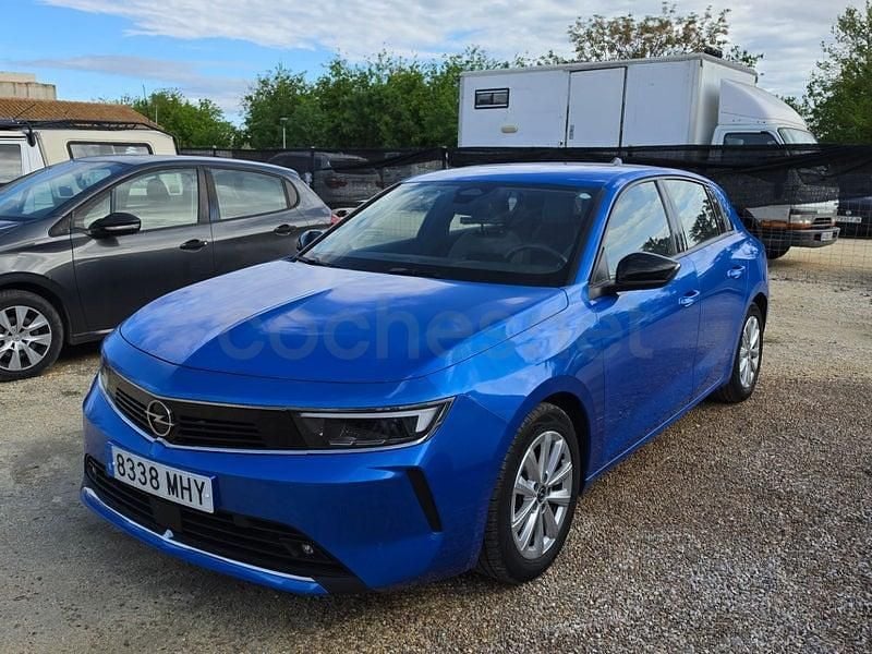 Usado Opel Astra Edition 110 HP (80 kW) 2023 Azul Sedan