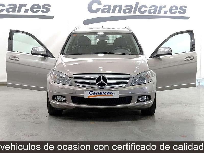 Usado Mercedes C200 Avantgarde 136 CV (100 kW) 2008 Plateado Familiar