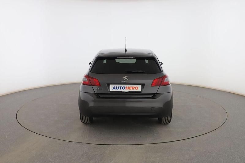 Usado Peugeot 308 Allure 102 CV (75 kW) 2021 Gris Berlina