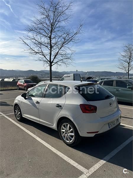 Usado Seat Ibiza Reference 75 CV (55 kW) 2017 Blanco Berlina
