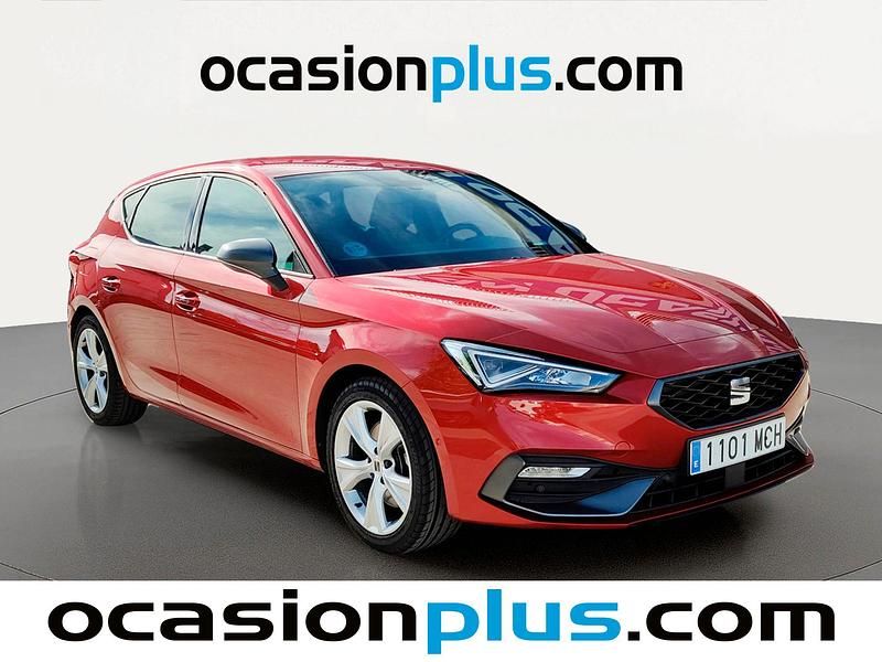 Begagnad Seat Leon FR 150 HK (110 kW) 2022 Röd Halvkombi