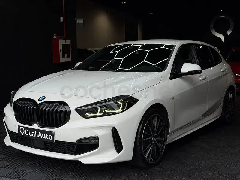 Używany BMW 118 150 KM (110 kW) 2023 Biały Hatchback