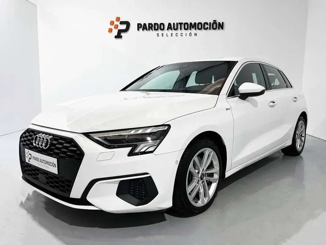 Usado Audi A3 Sportback Advanced Plus 150 CV (110 kW) 2021 Blanco metalizado Utilitario