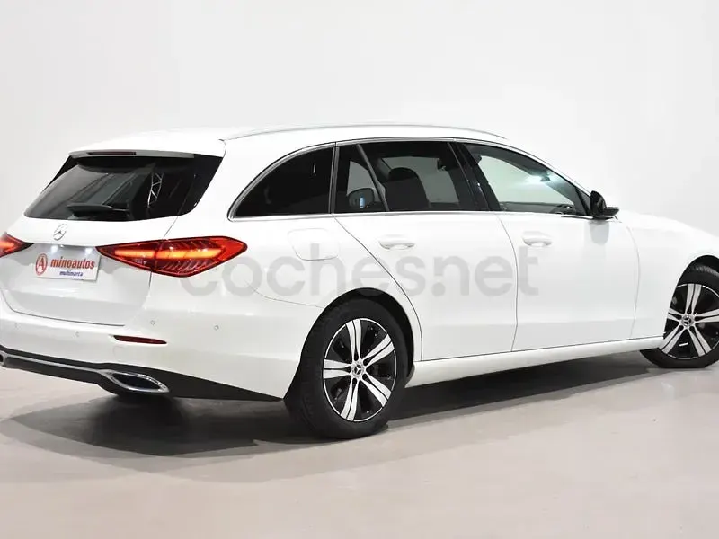Usado Mercedes C200 160 CV (117 kW) 2023 Blanco Familiar