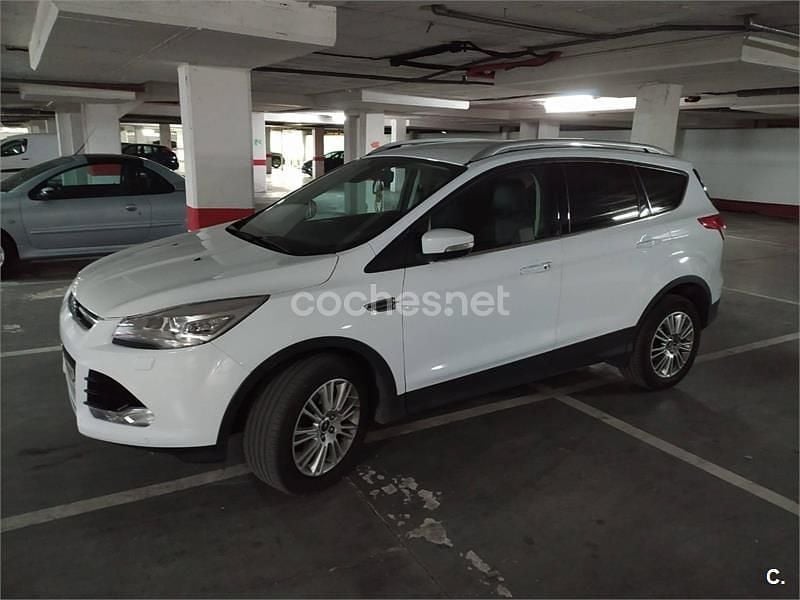 Usado Ford Kuga Titanium 150 CV (110 kW) 2013 Blanco SUV