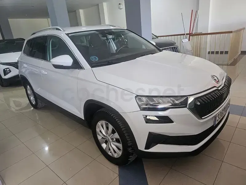 Usado Skoda Karoq Style 150 CV (110 kW) 2022 Blanco SUV