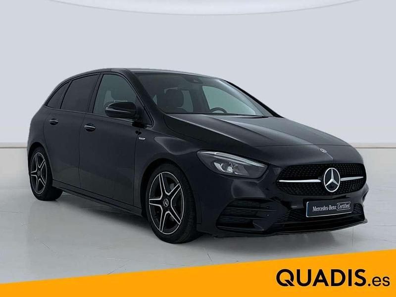 Usado Mercedes B200 AMG line 150 CV (110 kW) 2021 Negro Monovolumen