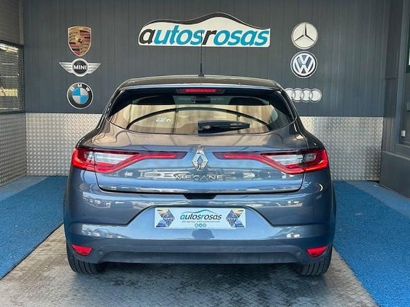 Usado Renault Mégane IV Business 90 CV (66 kW) 2017 Gris / plata Berlina