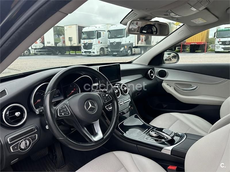 Usado Mercedes C220 AMG line 170 CV (125 kW) 2015 Gris / plata Berlina