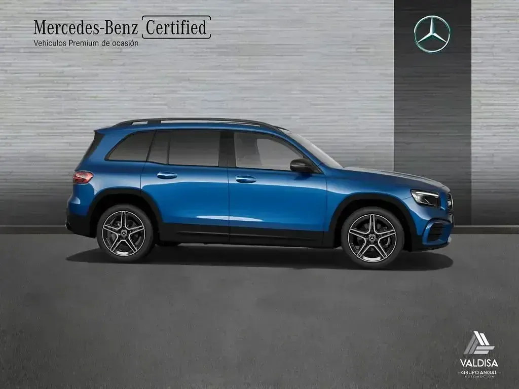 Käytetty Mercedes GLB200 AMG line 150 HP (110 kW) 2025 Sininen Katumaasturi